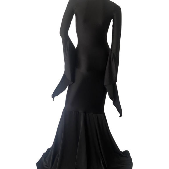 Morticia Addams Gown - Picture 4 of 5